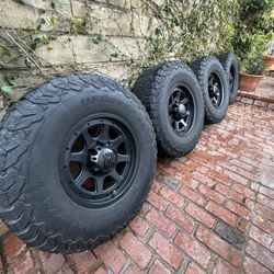 KMC XD Series 17” Wheels + BFG KO2s – 315/70R17 – 8 Lug Truck Setup