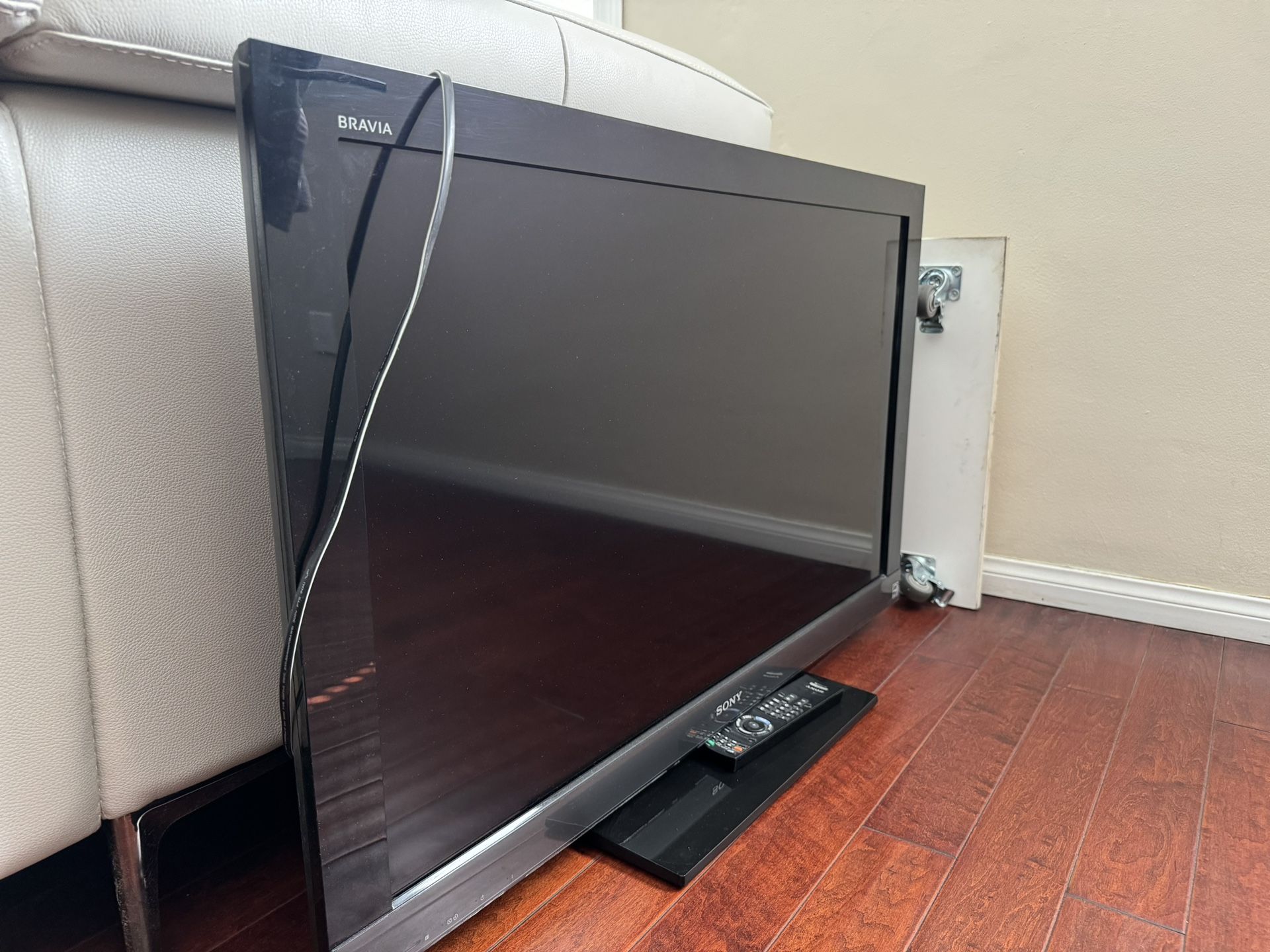 Sony KDL-40EX400 for Sale in Beverly Hills, CA - OfferUp