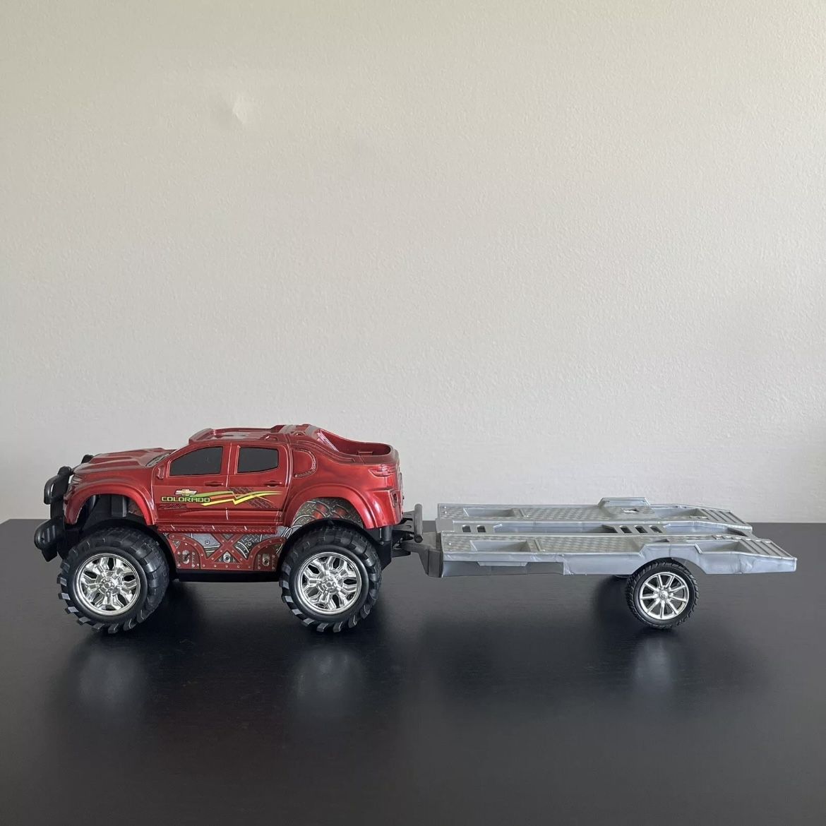 Action Forcez Chevrolet Colorado Truck And Trailer Friction Powered 1:32