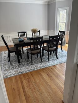 Excellent Condition Table & Matching Chairs