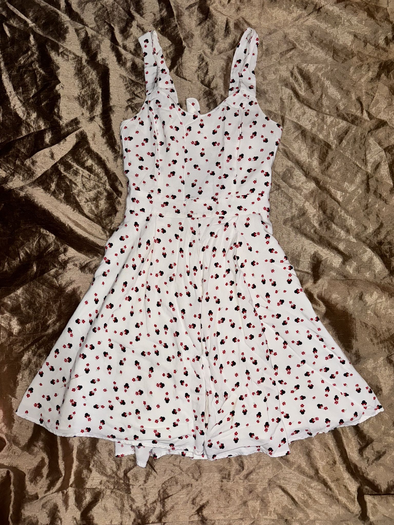 LC Lauren Conrad Dresses Women’s size 6 Disney Minnie Mouse Mini sun Dress Open