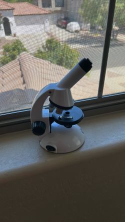 Kids microscope with smartphone adapter