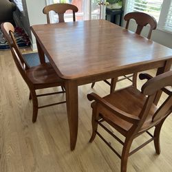 Thomasville Solid Maple Kitchen Table and Chairs