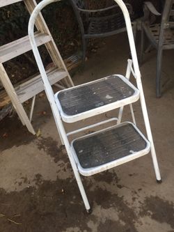 2foot ladder $15