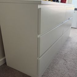 Dresser And Nightstand Set