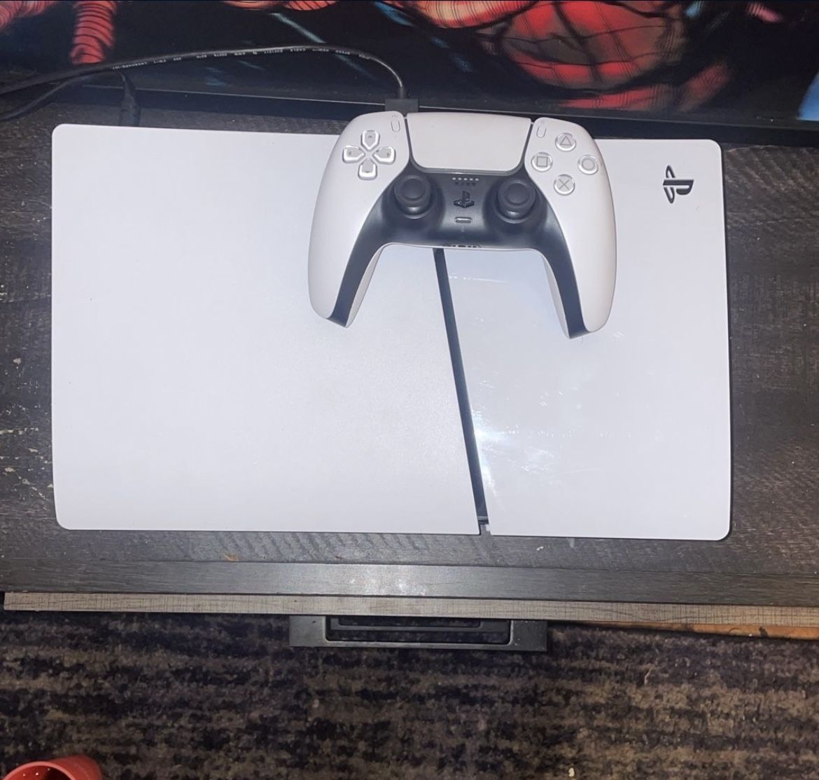 Ps5 with white controller