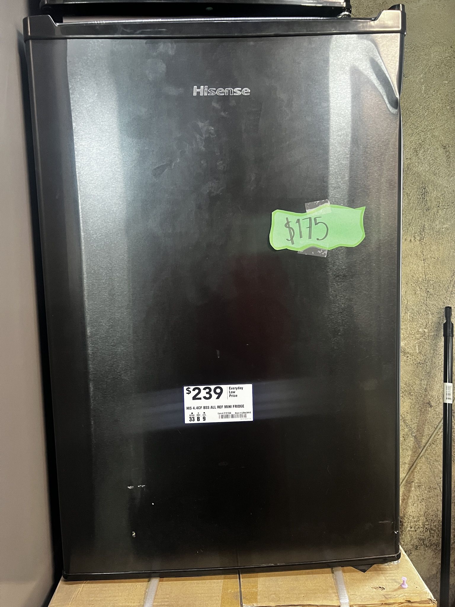 Hisense mini fridge, black
