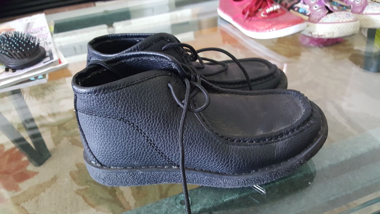 Outland black boys boots size 2