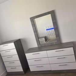 Dresser Whit Mirror And Chest - Cómoda Con Espejo Y Gavetero 