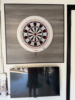 Gran Board Electronic Dart Board and TV
