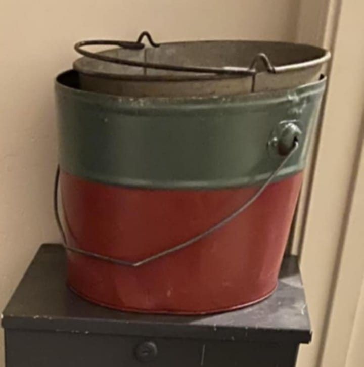 VINTAGE GALVANIZED STEEL METAL WILKES-BARRE BARRELS CAN CO INDUSTRIAL BUCKET WATER PAIL GARDEN YARD BARN DECOR