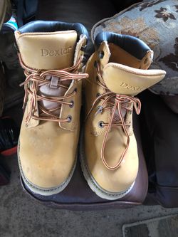 Men’s size 7.5 boots