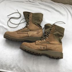 Marine Corps Belleville coyote brown combat boots size 10 wide in excellent used condition.