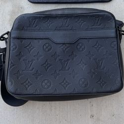 Louis Vuitton Trio Messenger 
