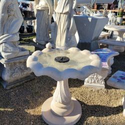 Concrete Birdbath / Cement Backyard Garden Outdoor Birdbath or Fountain or Planter Pot