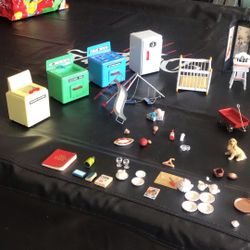 Vintage Doll House Furniture And Dolls From The 40 50s 
