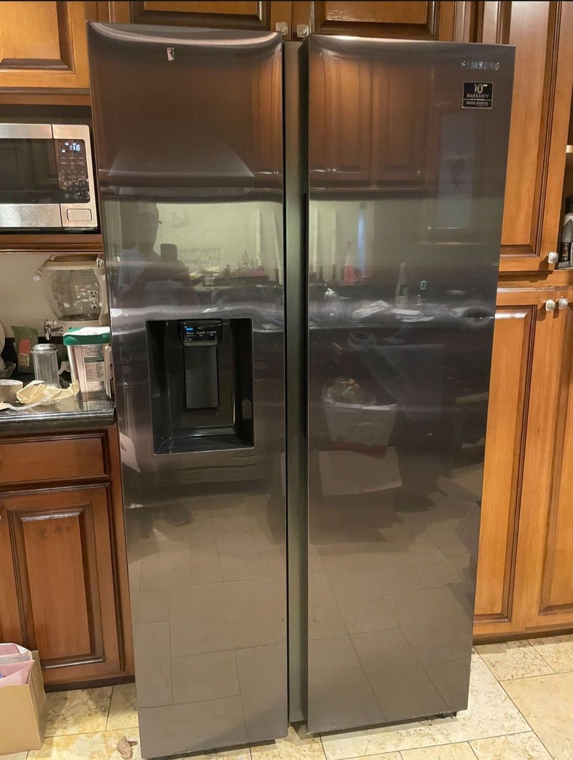 Sam Sung 27.5 CU Refrigerator French Door With Ice Maker In Great Condition
