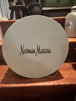 Vintage Neiman Marcus hat Box