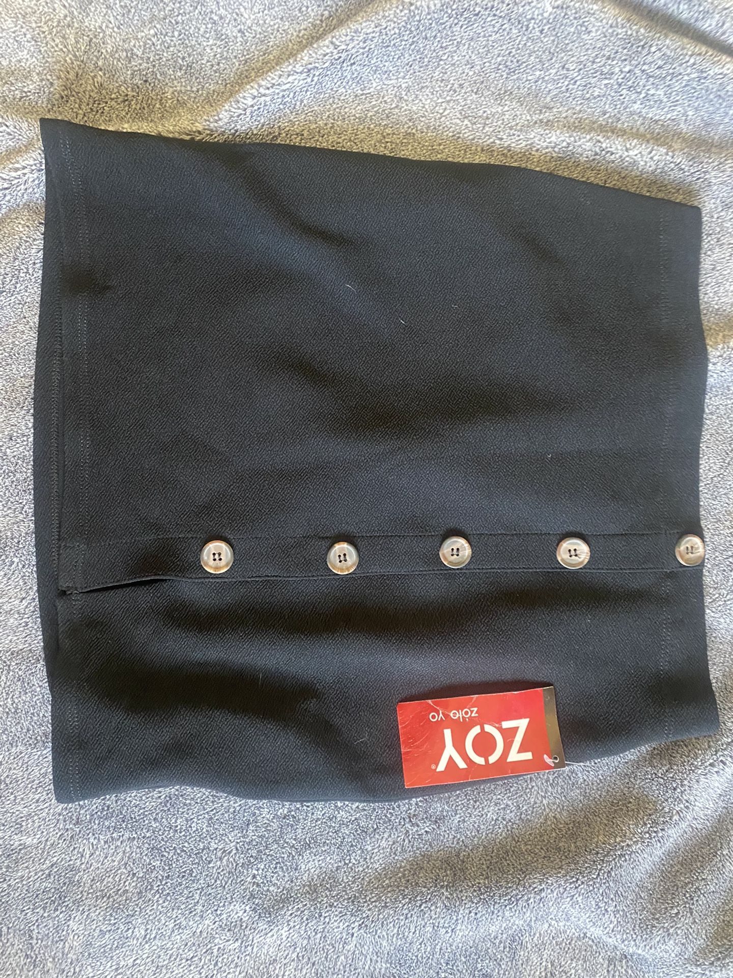 New. Black Mid Thigh Skirt Size Medium