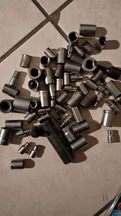 Mixed lott of sockets.