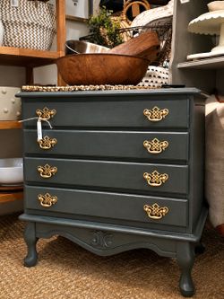 Vintage table 💚
