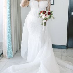 ✨ Custom Oobiuku Hand-Beaded Wedding Gown + Veil ($2,200) 