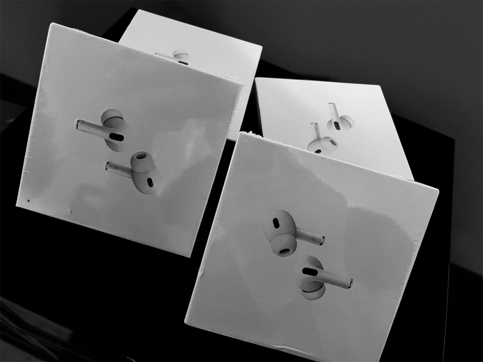 Apple Gen 2 AirPods