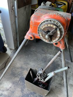 Beaver Pipe Threading Machine