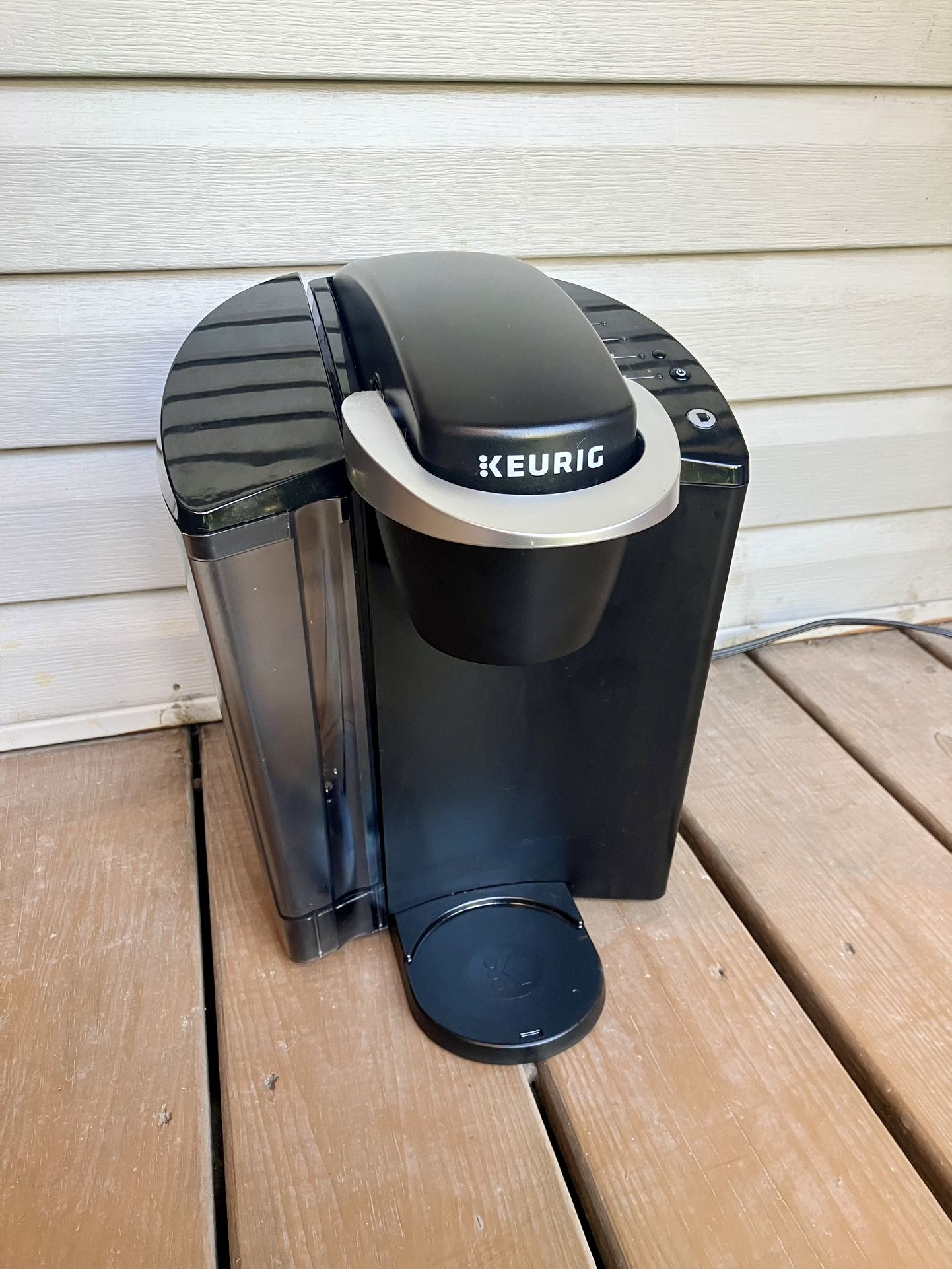 Keurig K50 Coffee Maker - Excellent Working Condution.