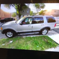 2004 Ford Explorer