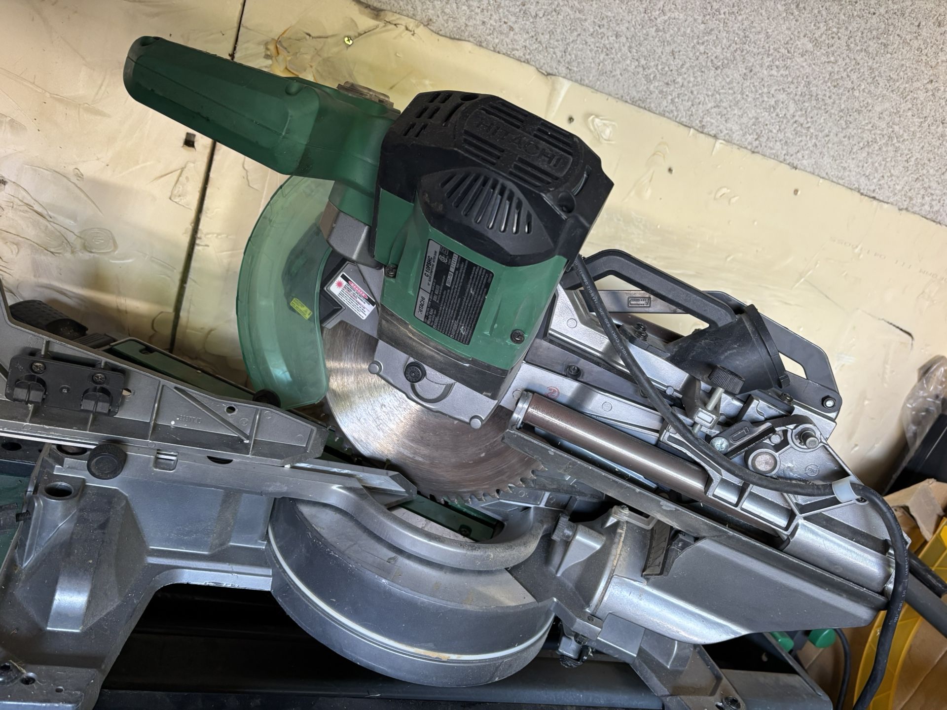 Hitachi Miter Saw With Láser
