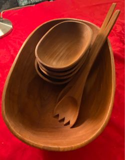 TEAK SALAD BOWL AND 4 BOWLS