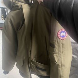 Canada Goose Chiliwack Bomber Size Medium Never Worn 