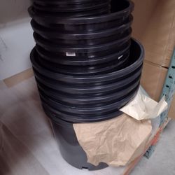 Calipots Brand Sturdy Plastic Garden Pots Set: New