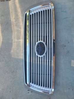 2012 Toyota Tundra Platinum grill