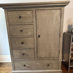 Kids armoire