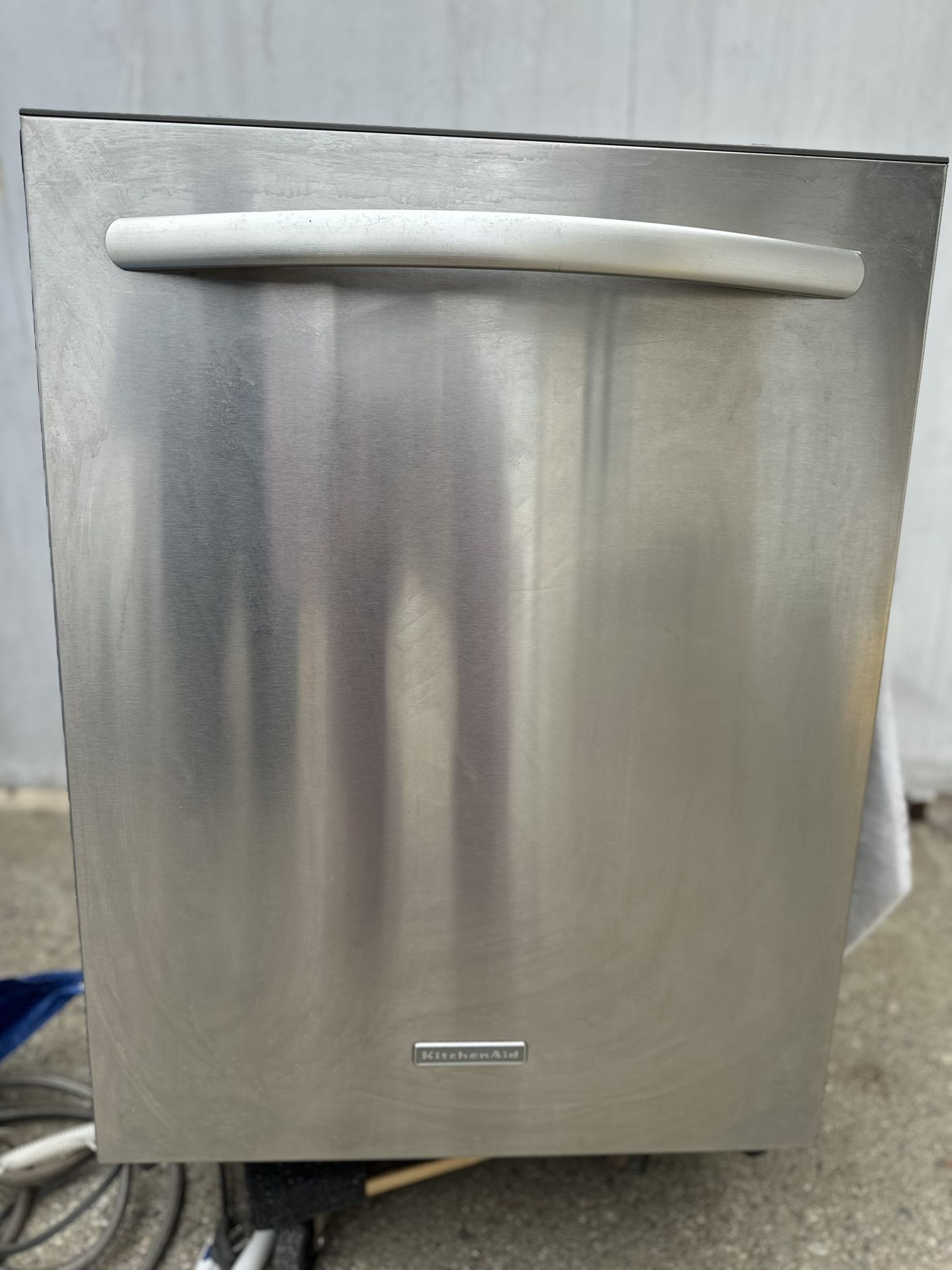 Kitchen aid dishwasher