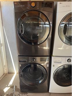 Lg washer and electric dryer Great machines working good, not old model