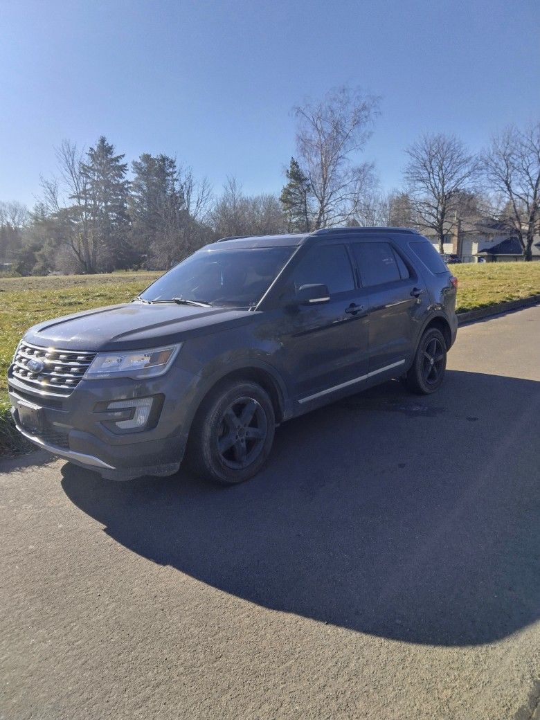 2017 Ford Explorer XLT