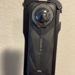Insta 360 x 5