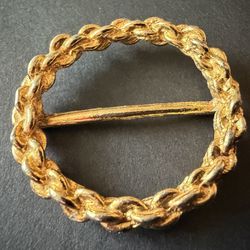 Vintage A Gold Tone Round Braided Rope Brooch Or Scarf Pin. 1.5 Inch Diameter 