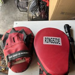 Ringside boxing pads 