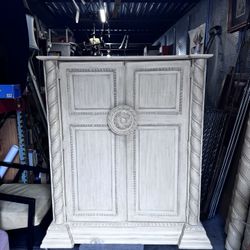 Armoire