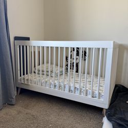 Comfy Cubs Baby Crib for 0 to 3 Years - Adjustable Mattress Height