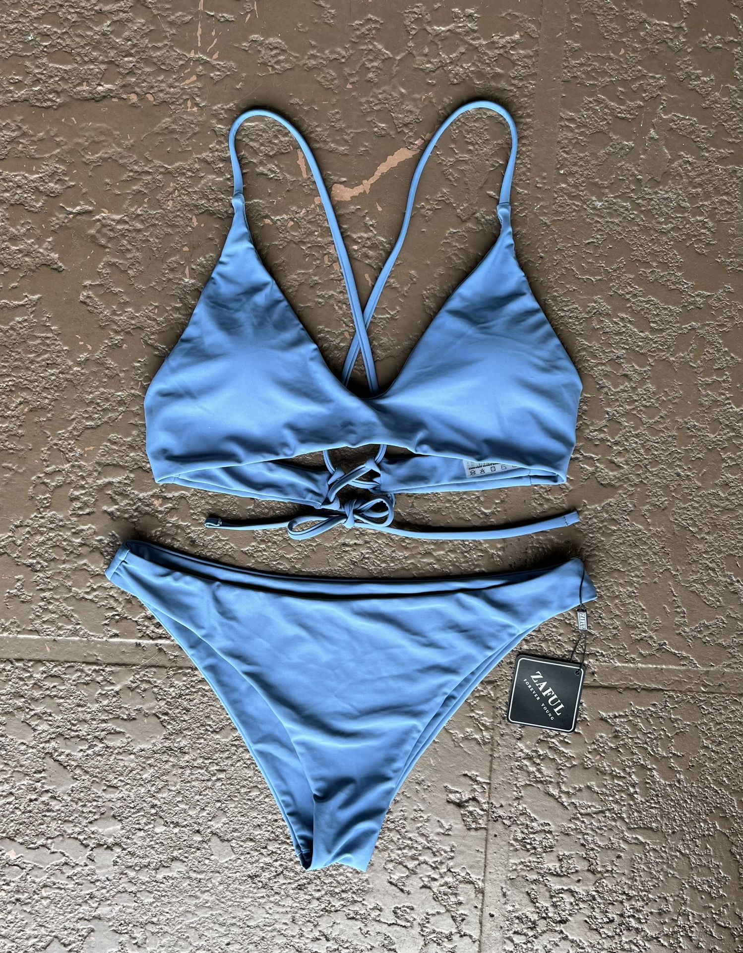 Brand new women’s Zaful Lace-Up Cheeky Bikini bathing suit, size 8/large
