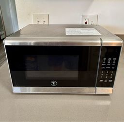 Williams Sonoma Stainless Steel Microwave – Like New – 700W