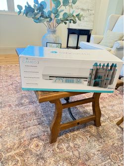 NEW Silhouette Cameo 3 Cutting Machine with Original Box