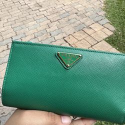 Green Prada Large Saffiano Leather Wallet (Real)