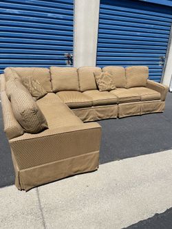 Classic Sectional Couch Free Delivery 🚚