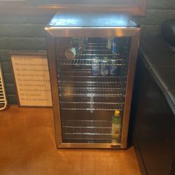 Newair Mini-Fridge  - Must Go 